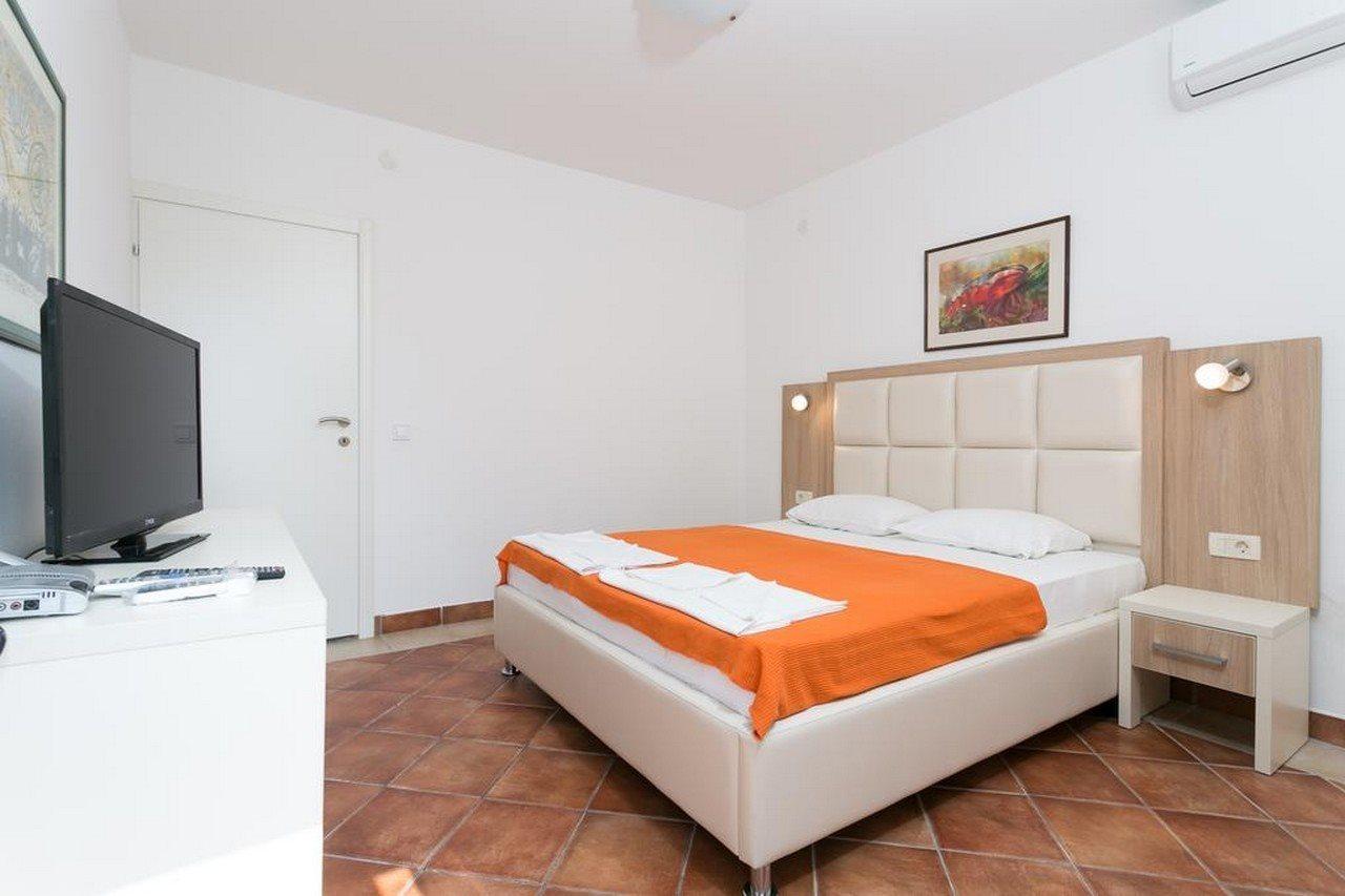 Milan'S Apartments Sveti Stefan Eksteriør billede
